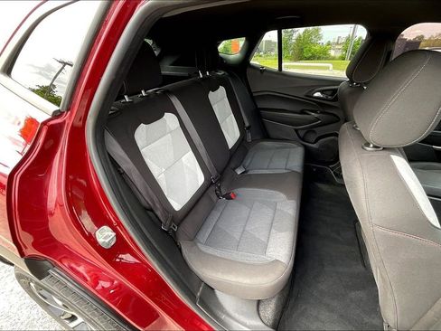 Used 2024 Chevrolet Trax RS FWD image 27