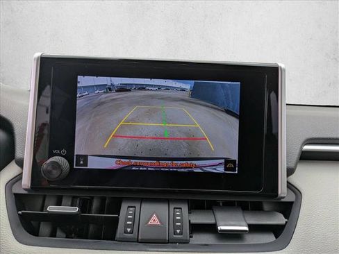 Used 2023 Toyota RAV4 XLE Premium image 13