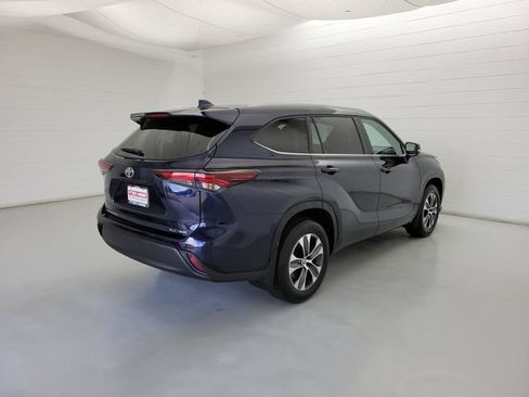Used 2026 Toyota Highlander XLE AWD/4WD image 5
