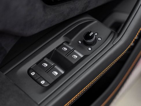 Used 2024 Lamborghini Urus S image 20