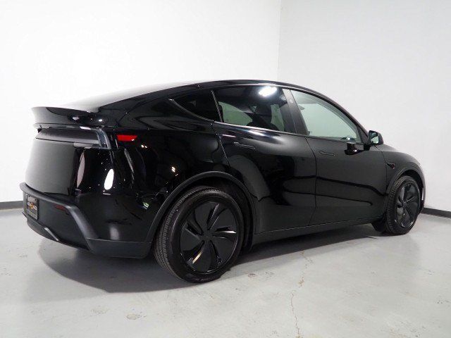 Used 2026 Tesla Model Y Long Range RWD image 7