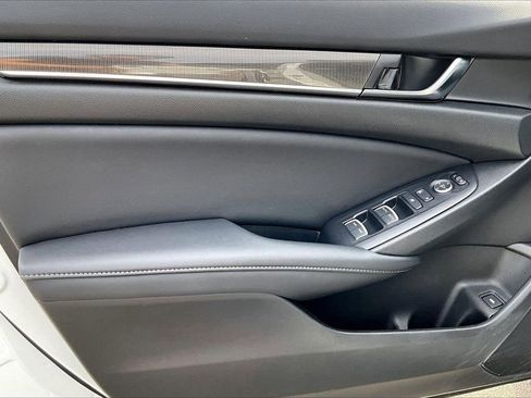 Used 2022 Honda Accord Sport image 25
