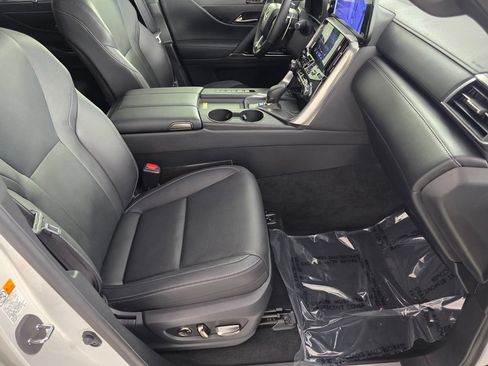 Used 2025 Lexus LX 700h Luxury w/ Appearance Package AWD/4WD image 30