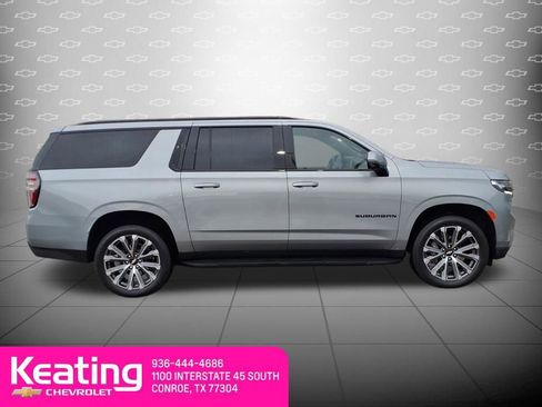 Used 2024 Chevrolet Suburban RST w/ Luxury Package image 4