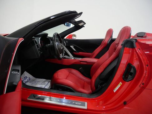 Used 2016 Chevrolet Corvette Stingray Convertible w/ 2LT Preferred Equipment Group image 27