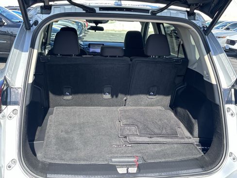 Used 2025 Nissan Rogue SV FWD image 12