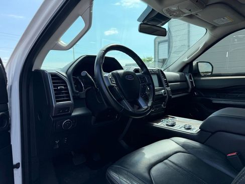 Used 2018 Ford Expedition Platinum AWD/4WD image 11