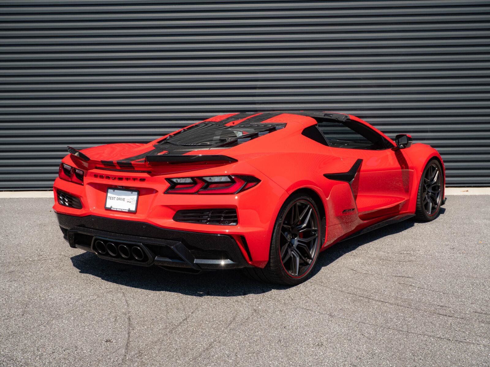 Used 2024 Chevrolet Corvette Z06 RWD image 21