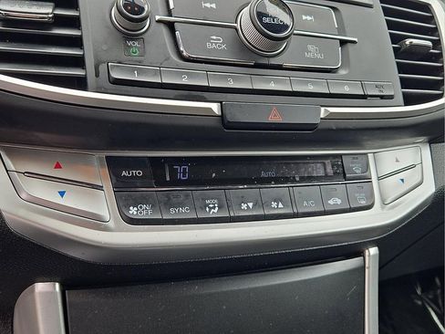 Used 2014 Honda Accord LX image 17