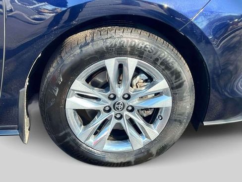 Certified 2024 Toyota Sienna Limited image 14