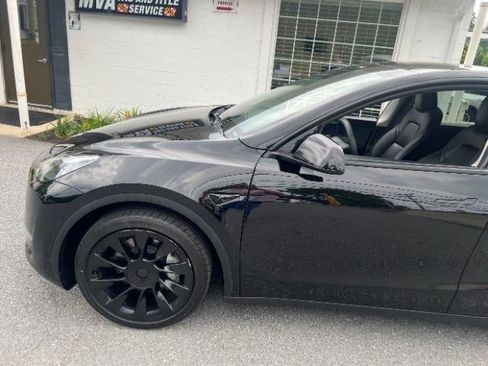 Used 2023 Tesla Model Y Long Range AWD/4WD image 12