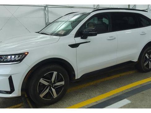 Used 2023 Kia Sorento S w/ Panoramic Sunroof Package image 1