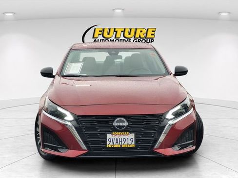 Certified 2025 Nissan Altima 2.5 SV FWD image 2