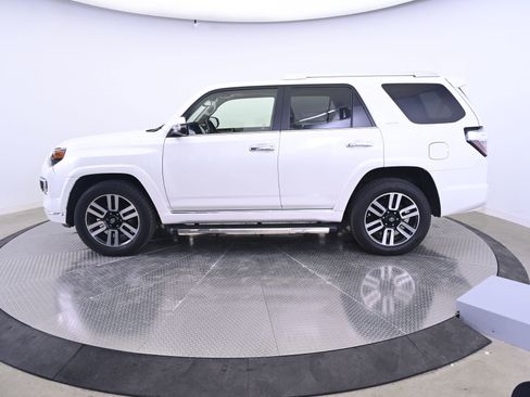Used 2017 Toyota 4Runner Limited AWD/4WD image 2
