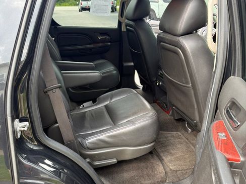 Used 2013 Cadillac Escalade Premium AWD/4WD image 14