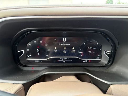 Used 2022 GMC Yukon XL Denali AWD/4WD image 28