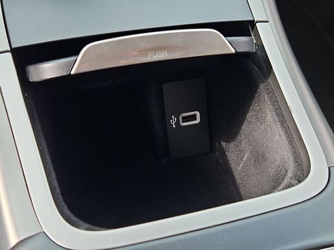 Used 2016 Lincoln MKX Select w/ Select Plus Package AWD/4WD image 26