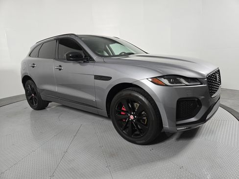 Used 2023 Jaguar F-PACE R-Dynamic S image 15