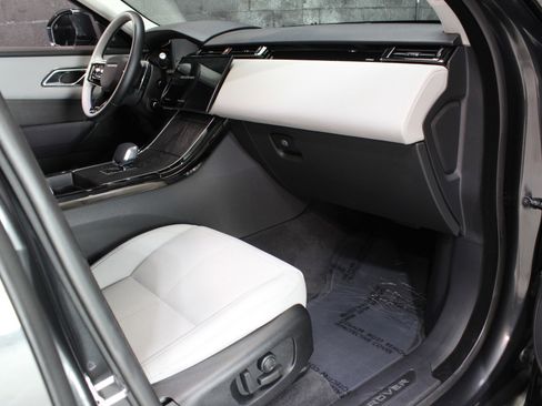 Used 2025 Land Rover Range Rover Velar Dynamic SE image 45