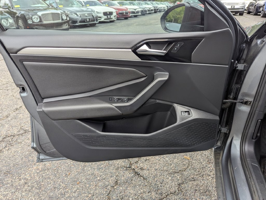 Used 2020 Volkswagen Jetta R-Line FWD image 11