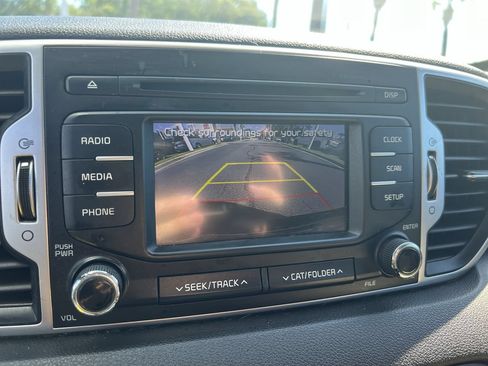 Used 2019 Kia Sportage LX FWD image 25