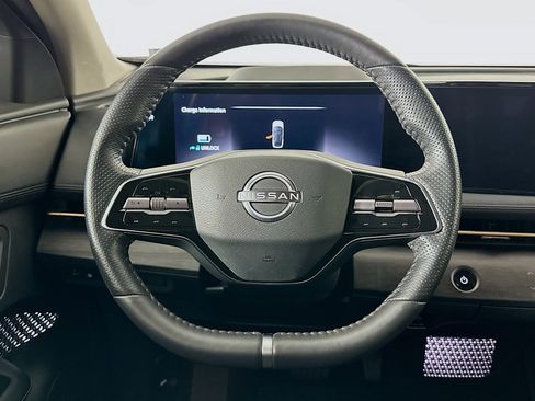 Used 2023 Nissan Ariya FWD image 18