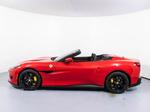 Certified 2019 Ferrari Portofino RWD image 9