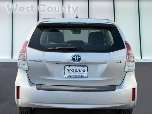 Used 2017 Toyota Prius V Two w/ Carpet Mat Package FWD image 5