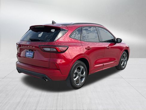 Used 2023 Ford Escape ST-Line w/ Tech Pack #1 FWD image 7