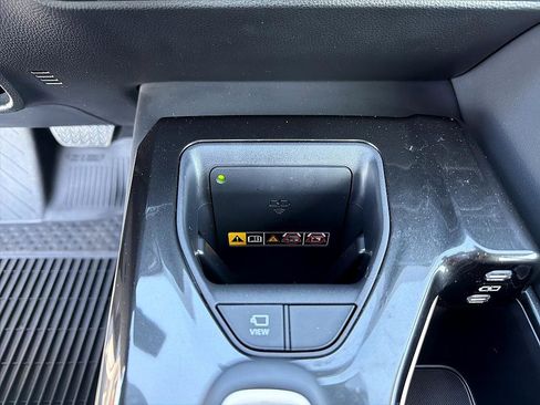 Certified 2025 Toyota Crown Signia Limited image 26