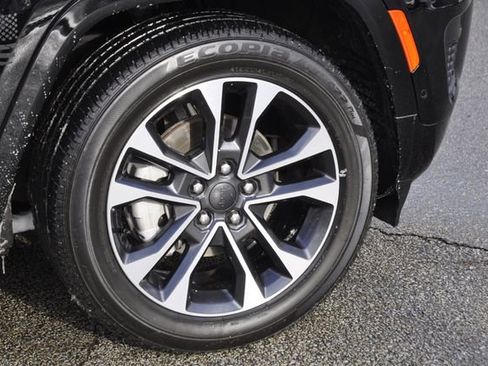 Used 2024 Jeep Grand Cherokee Overland w/ Luxury Tech Group IV image 14