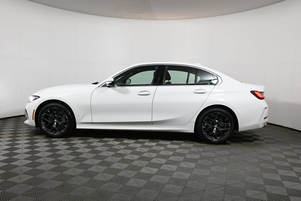 Used 2025 BMW 330i xDrive Sedan w/ Convenience Package AWD/4WD image 2