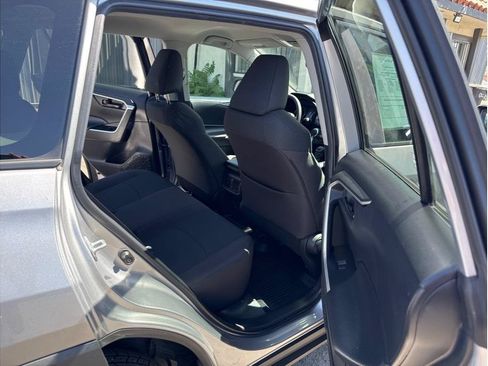 Used 2022 Toyota RAV4 LE FWD image 8