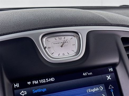 Used 2023 Chrysler 300 Touring L image 15