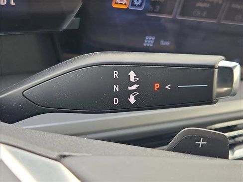 Used 2026 Chevrolet Traverse LT w/ Midnight/Sport Edition image 11