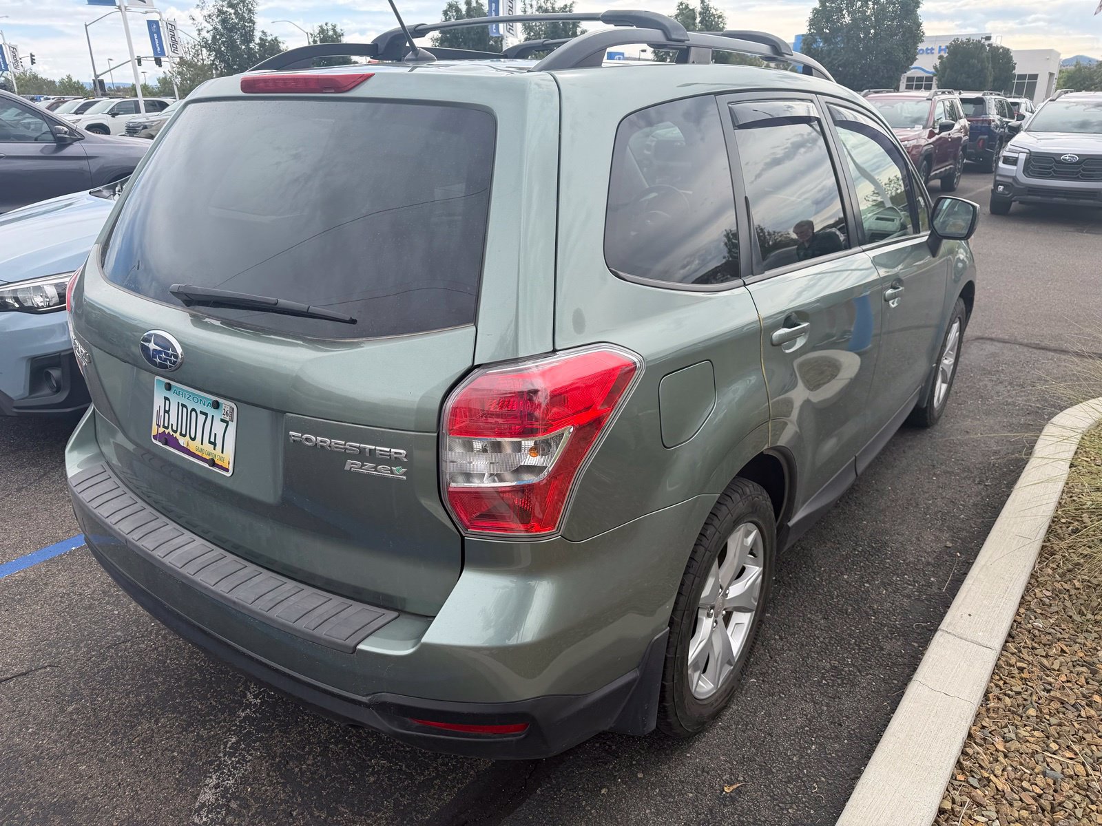 Used 2014 Subaru Forester 2.5i Premium w/ All-Weather Package AWD/4WD image 10