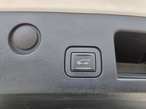 Used 2025 Chevrolet Equinox LT w/ Convenience Package II AWD/4WD image 14