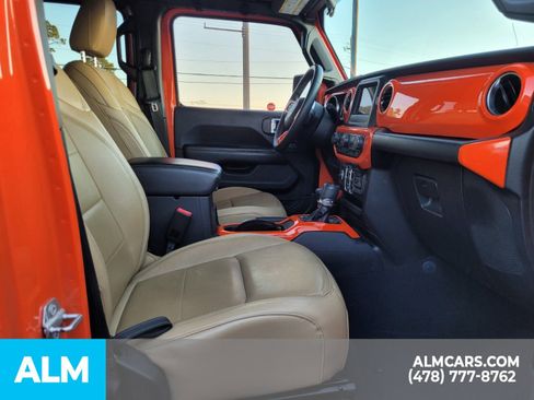 Used 2018 Jeep Wrangler Unlimited Sahara image 12