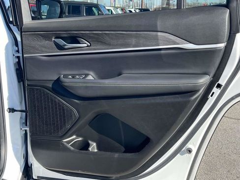 Used 2023 Jeep Grand Cherokee L Limited image 24