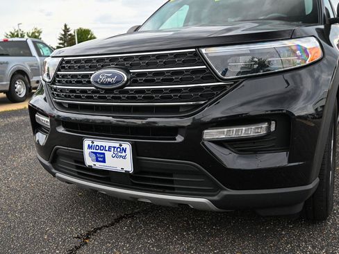 Used 2020 Ford Explorer XLT w/ Equipment Group 202A AWD/4WD image 11