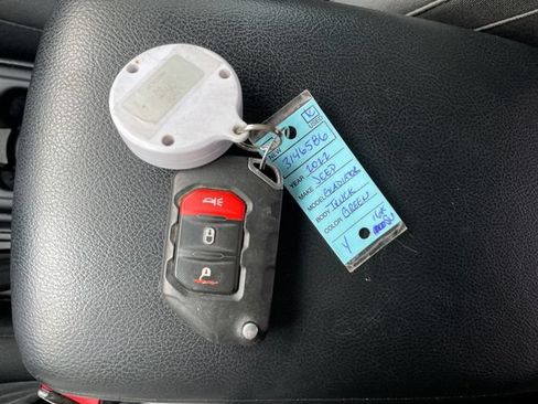 Used 2022 Jeep Gladiator Sport AWD/4WD image 35