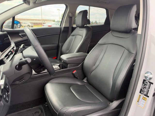 Used 2026 Kia Sportage EX FWD image 19