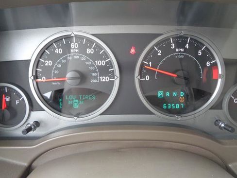 Used 2007 Jeep Compass Limited w/ Boston Acoustics Sound Group image 34