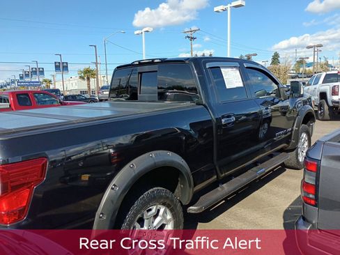 Used 2017 Nissan Titan SL image 4