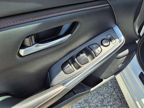 Used 2025 Nissan Sentra SR w/ SR Premium Package FWD image 17