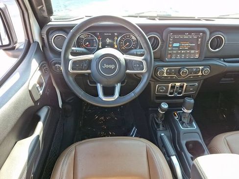 Used 2020 Jeep Gladiator Overland AWD/4WD image 13