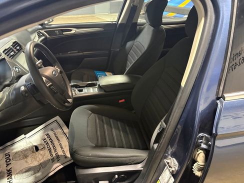 Used 2019 Ford Fusion SE FWD image 8