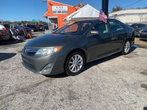 Used 2012 Toyota Camry XLE image 1
