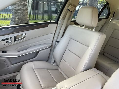 Used 2014 Mercedes-Benz E 350 Sedan image 24