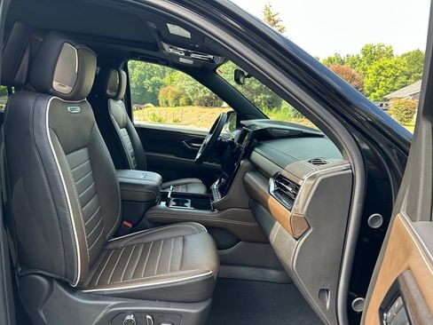 Used 2026 GMC Yukon Denali Ultimate AWD/4WD image 56